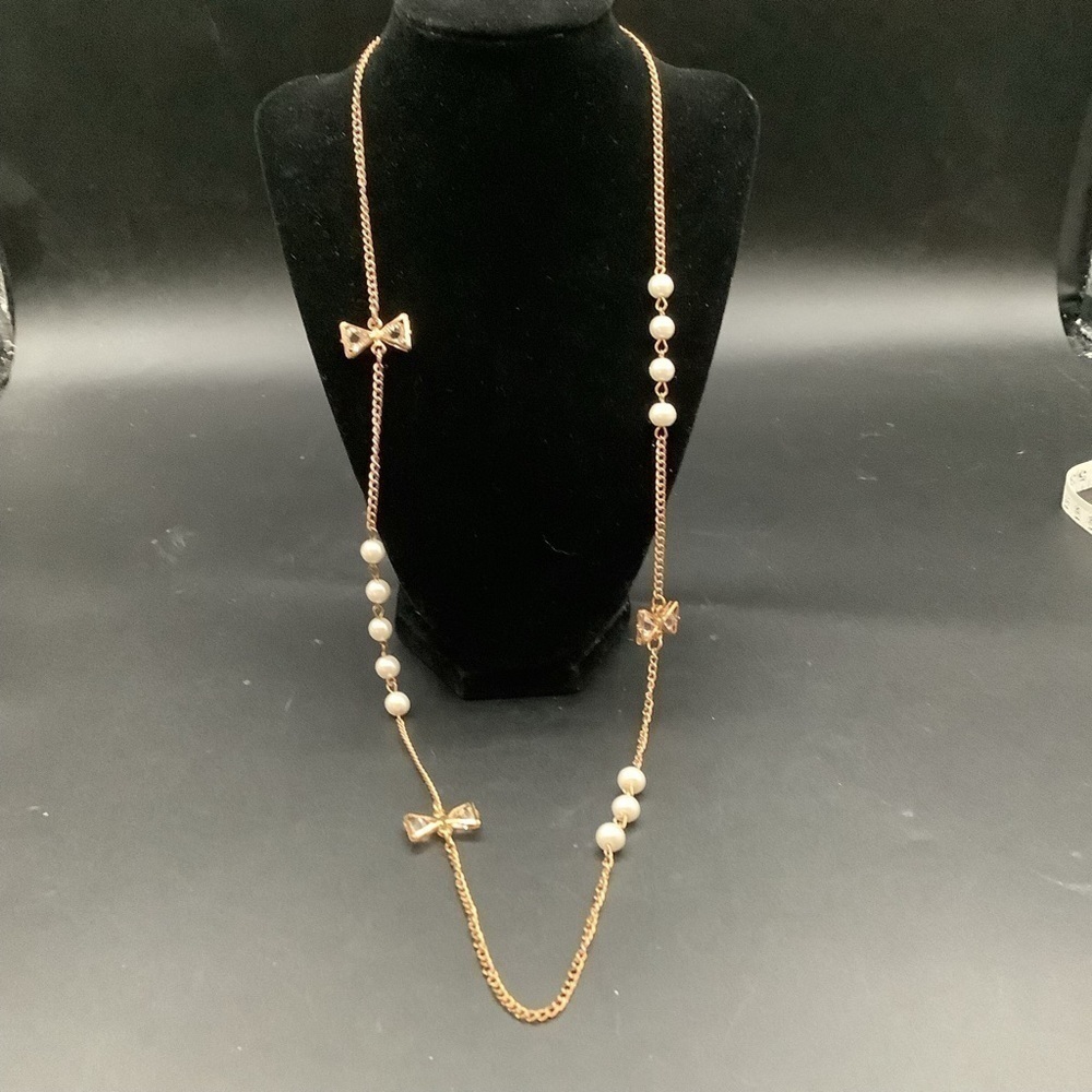 Gold Tone Faux Pearl and Bow Necklace 34”